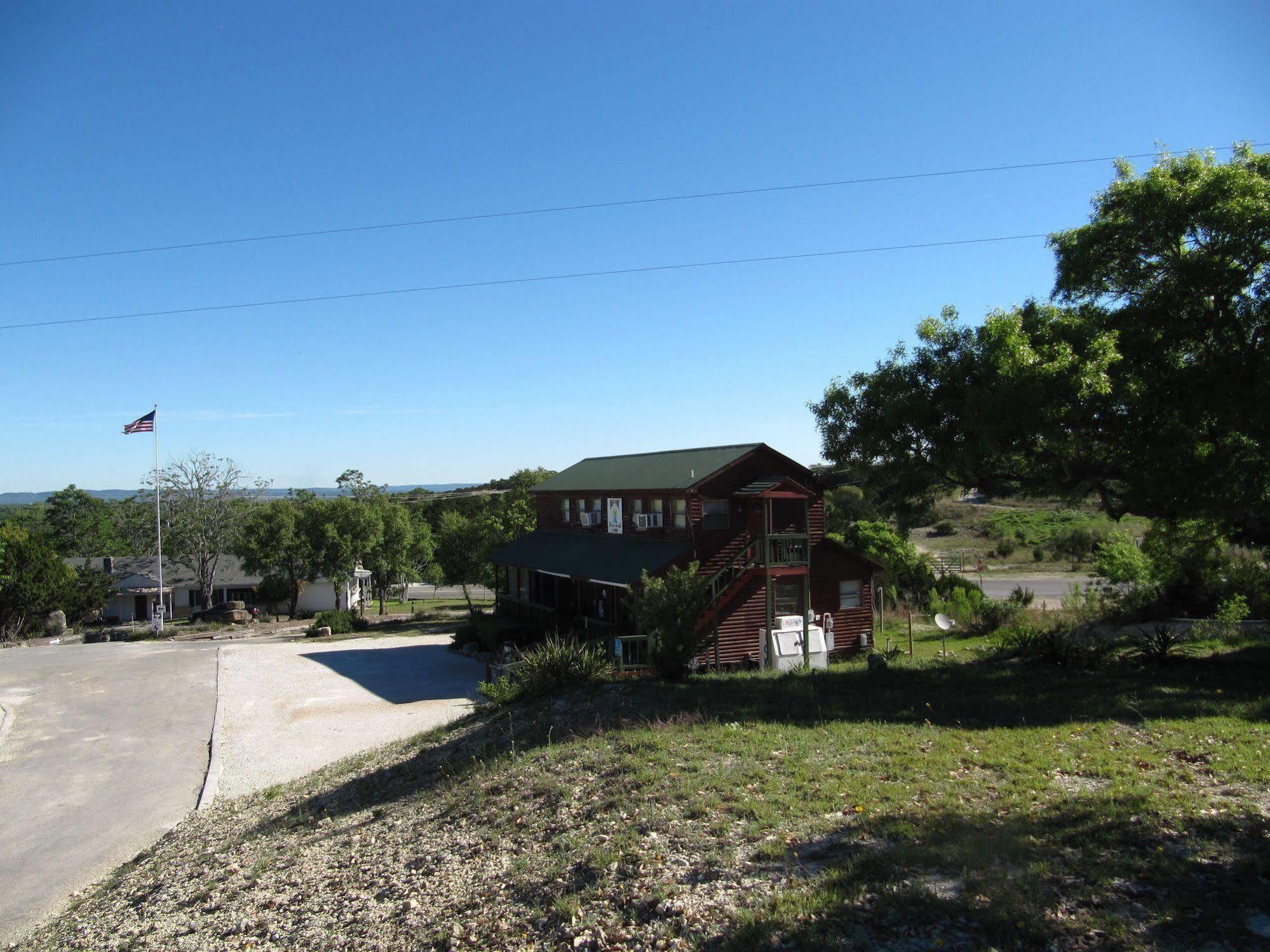 Top Of The Hill Rv Resort & Cabins Waring Buitenkant foto