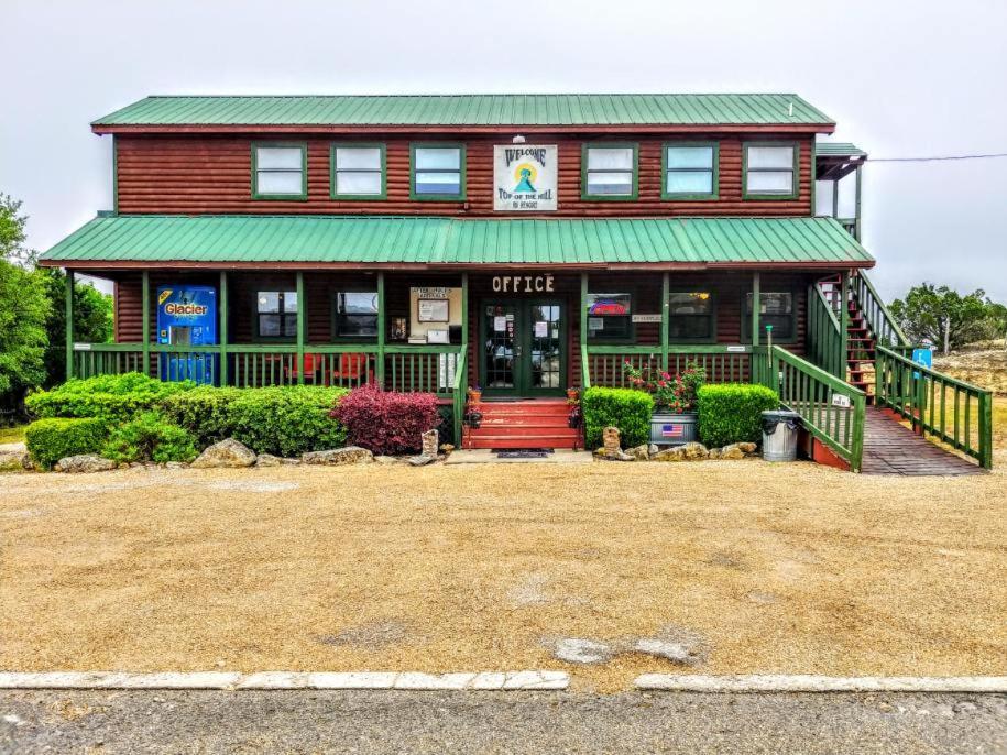 Top Of The Hill Rv Resort & Cabins Waring Buitenkant foto